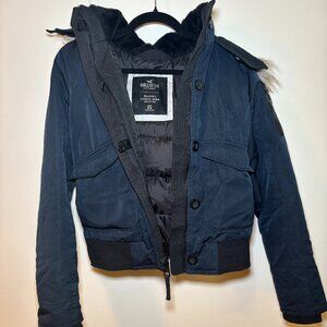 Hollister Y2K Ultimate Down Puffer Jacket with Faux Fur Hood-- Navy XS